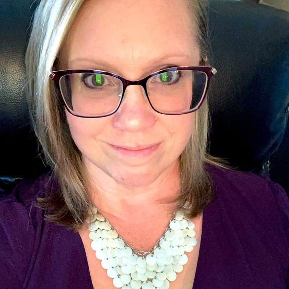 Meet your Posher, Tara - Picture 1 of 3